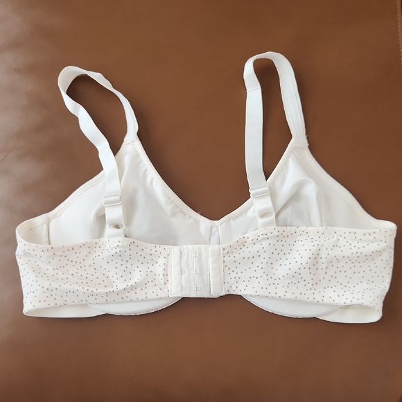 Olga Full-Coverage Bra with Adjustable Straps, Size 40C - Picture 3 of 4